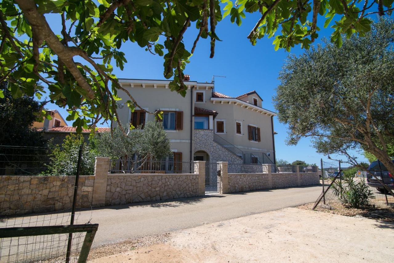 Apartments With A Parking Space Punta Kriza, Cres - 8082 Esterno foto