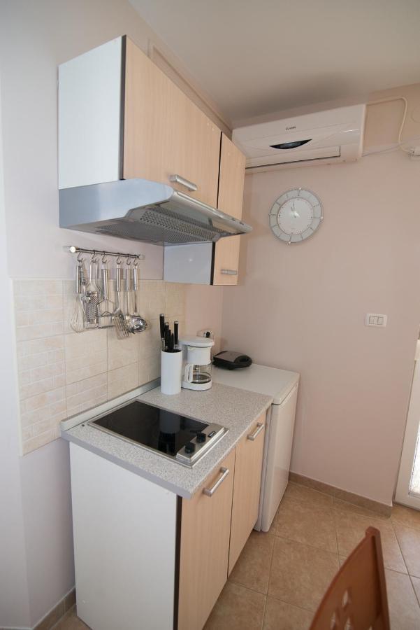 Apartments With A Parking Space Punta Kriza, Cres - 8082 Esterno foto